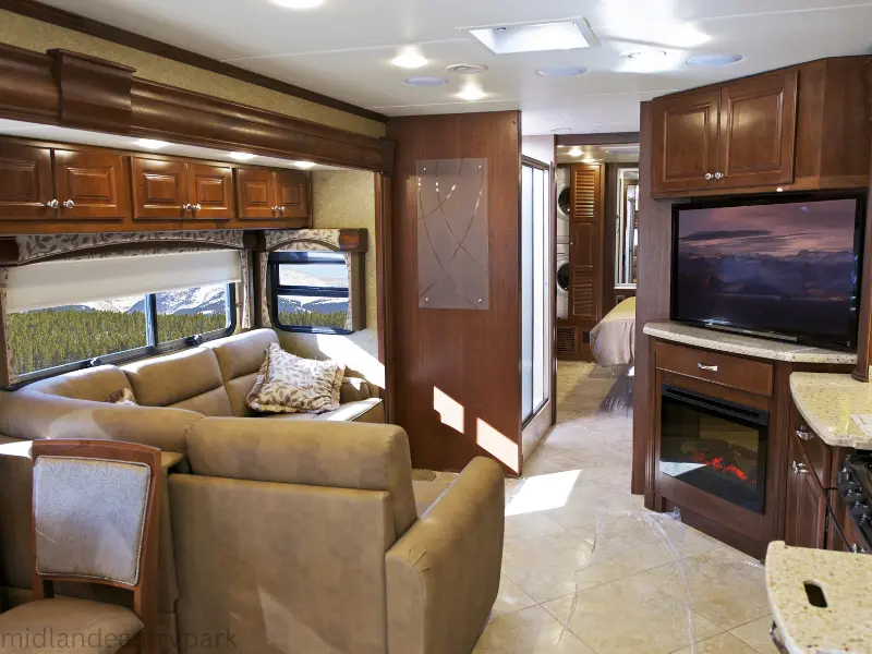 features for cold weather rv